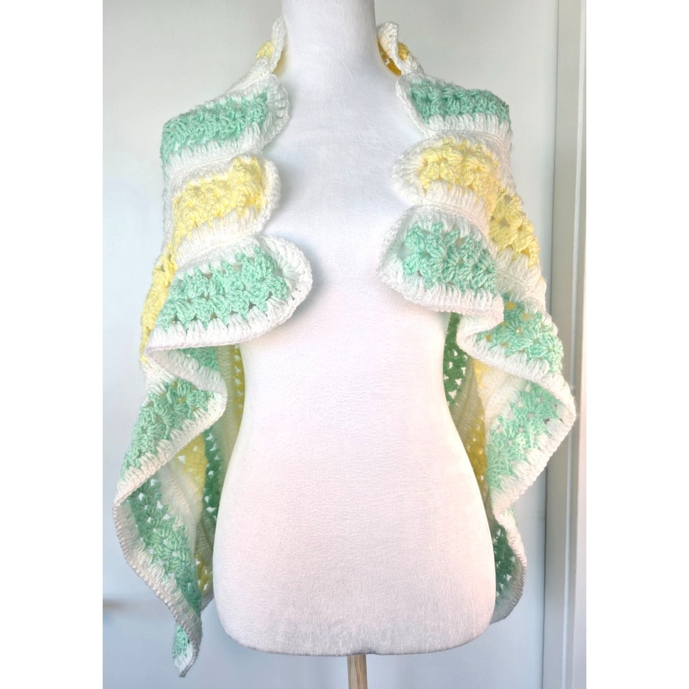 Nostalgia Crochet Afghan Blanket Scalloped Edge Pastel Green Yellow White Stripe